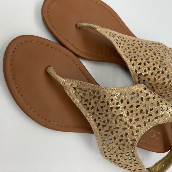Women’s Gold Glitter Thong Sandals - Picture 2 of 4